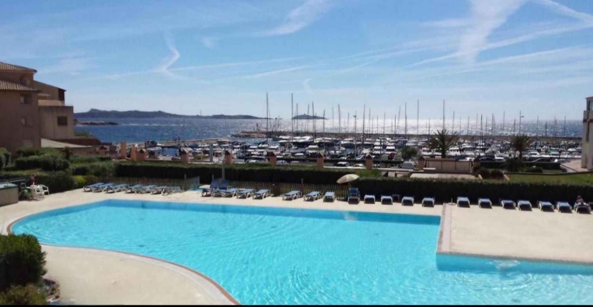 Appartement T2 - Bord De Mer - Piscine Six-Fours-les-Plages Esterno foto